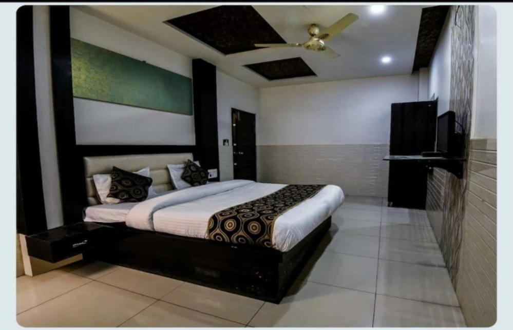 Vishu Premium Wisma tamu Agra (Uttar Pradesh)